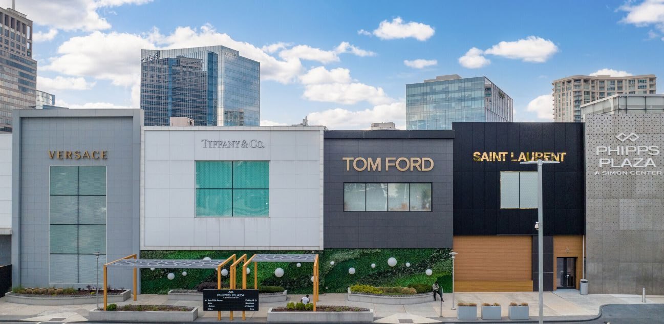 Luxury retail storefronts in Buckhead