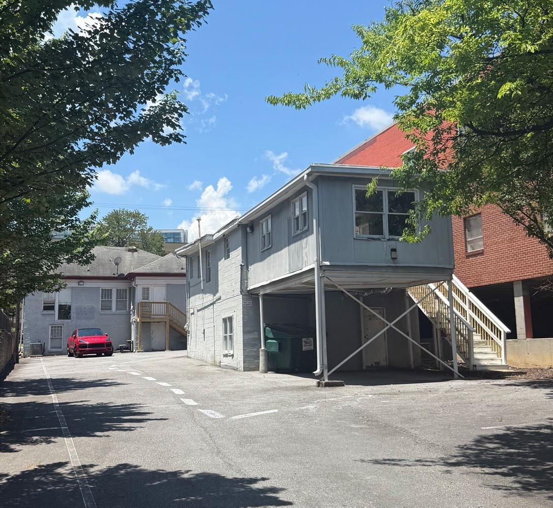 3121 + 3115 Maple Drive NE
